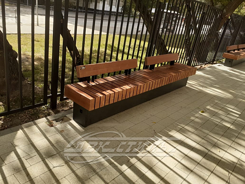Скамейка стальная «Bench» с USB-входами.  �5
